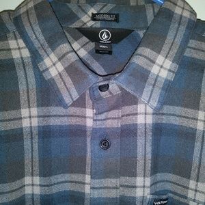 Mens long sleeve Volcolm plaid button up flannel